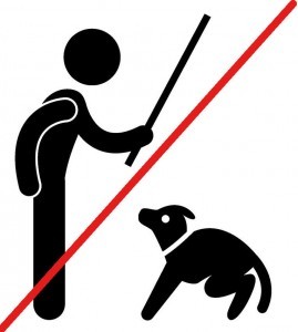 Hund schlagen als Erziehung